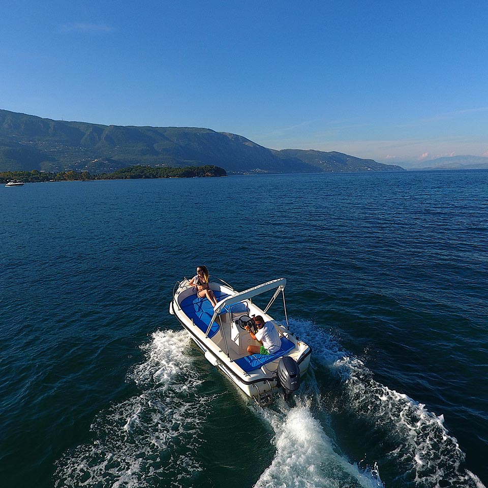 Perla - 25hp boat - Corfu Boat Hire